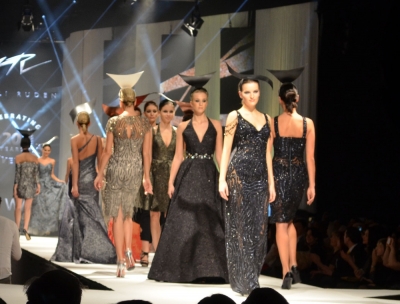 Natali Ruden představila novou kolekci společenských šatů na velkolepé multimediální show MY WAY