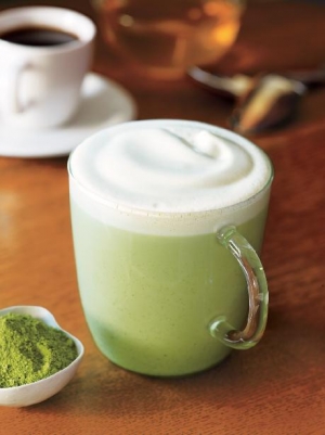 Věděli jste, že sklizeň zeleného čaje matcha probíhá pod černou plachtou?