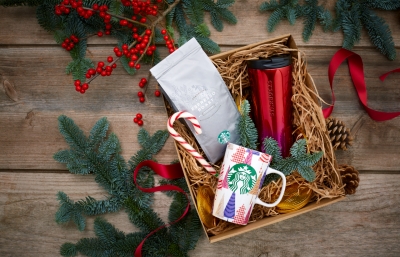 Vánoce 2017 ve Starbucks: dárky, které znamenají mnohem víc