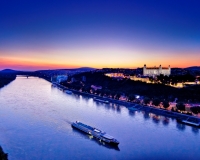 V&iacute;no z vinic Angeliny Jolie a Brada Pitta můžete ochutnat  v Kempinski Hotelu River Park v Bratislavě