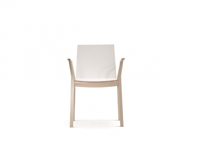 Stohovatelná židle ARTA sluší interiérům různého druhu