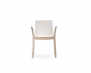 Stohovatelná židle ARTA sluší interiérům různého druhu