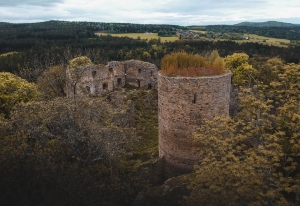 Brdy a Podbrdsko l&aacute;k&aacute; na turistickou v&yacute;zvu: 120 kilometrů dlouhou Brdskou hřebenovk